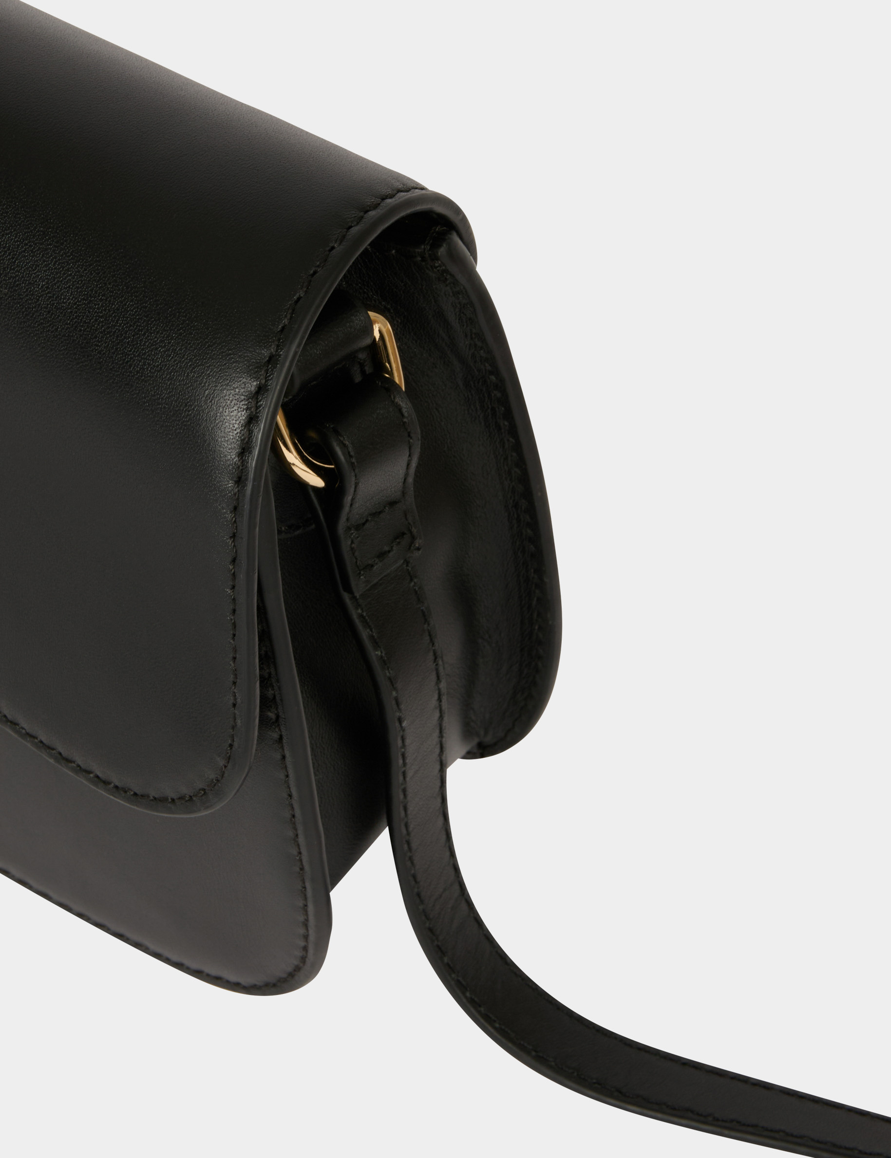 Sac bo&icirc;te bandouli&egrave;re en cuir noir femme